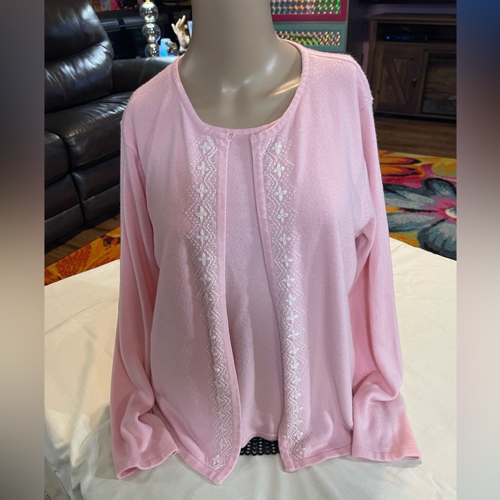 Ladies Sweater - Picture 7 of 9